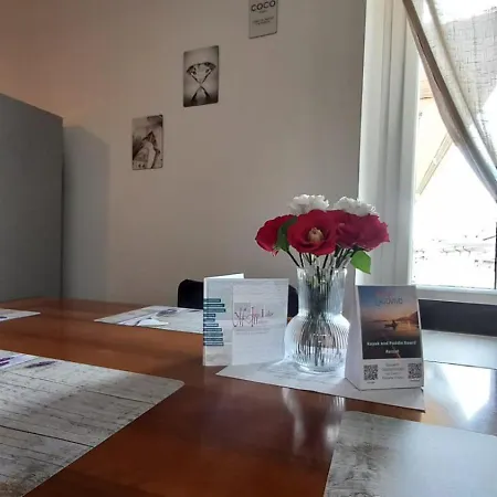 Audrey Hepburn Brescia